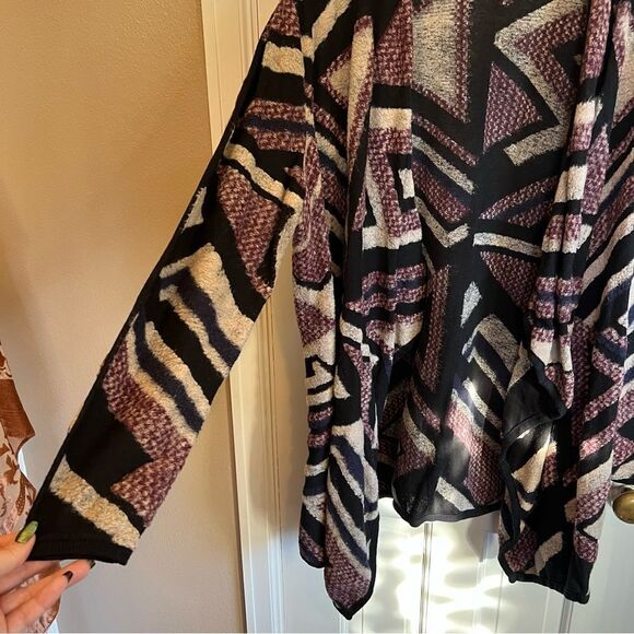 Lucky Brand Black and Pink Cardigan with Geometric Pattern - Picture 5 of 8